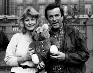 children-in-need-terry-wogan-sue-cook-and-original-pudsey-bear